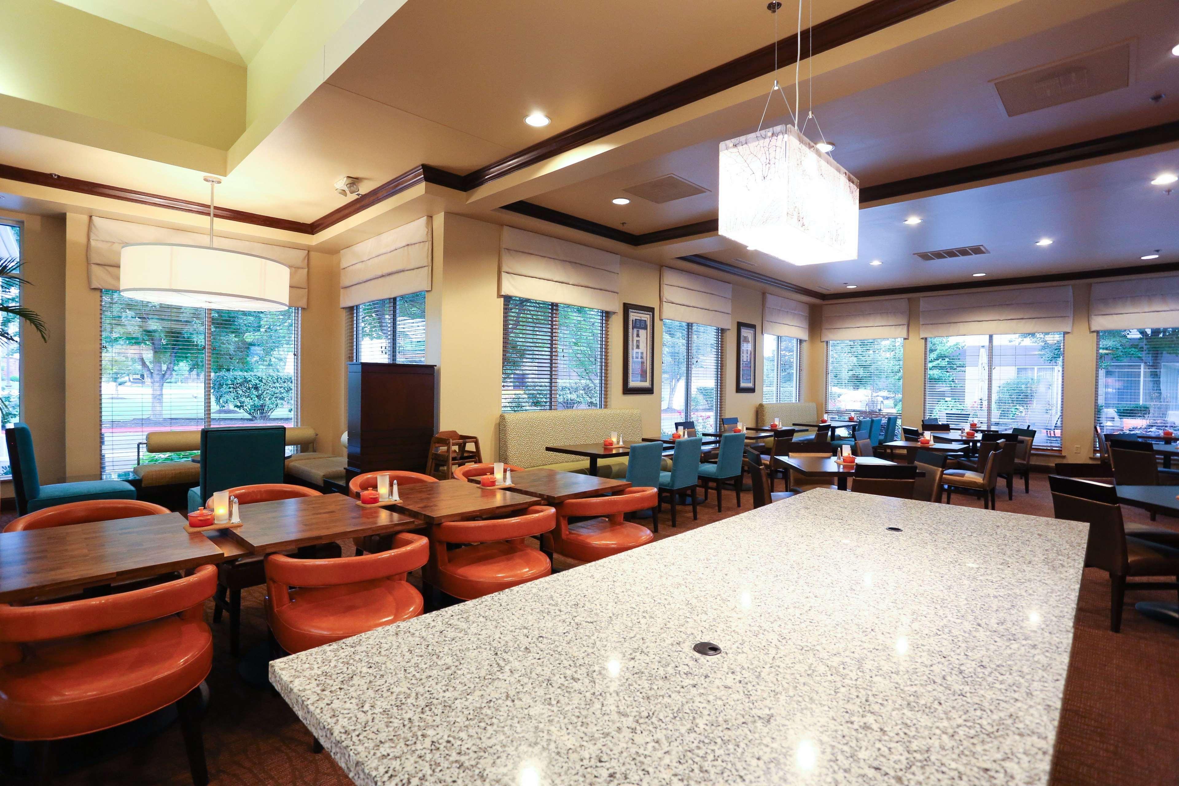 Hilton Garden Rogers Hotel 4*