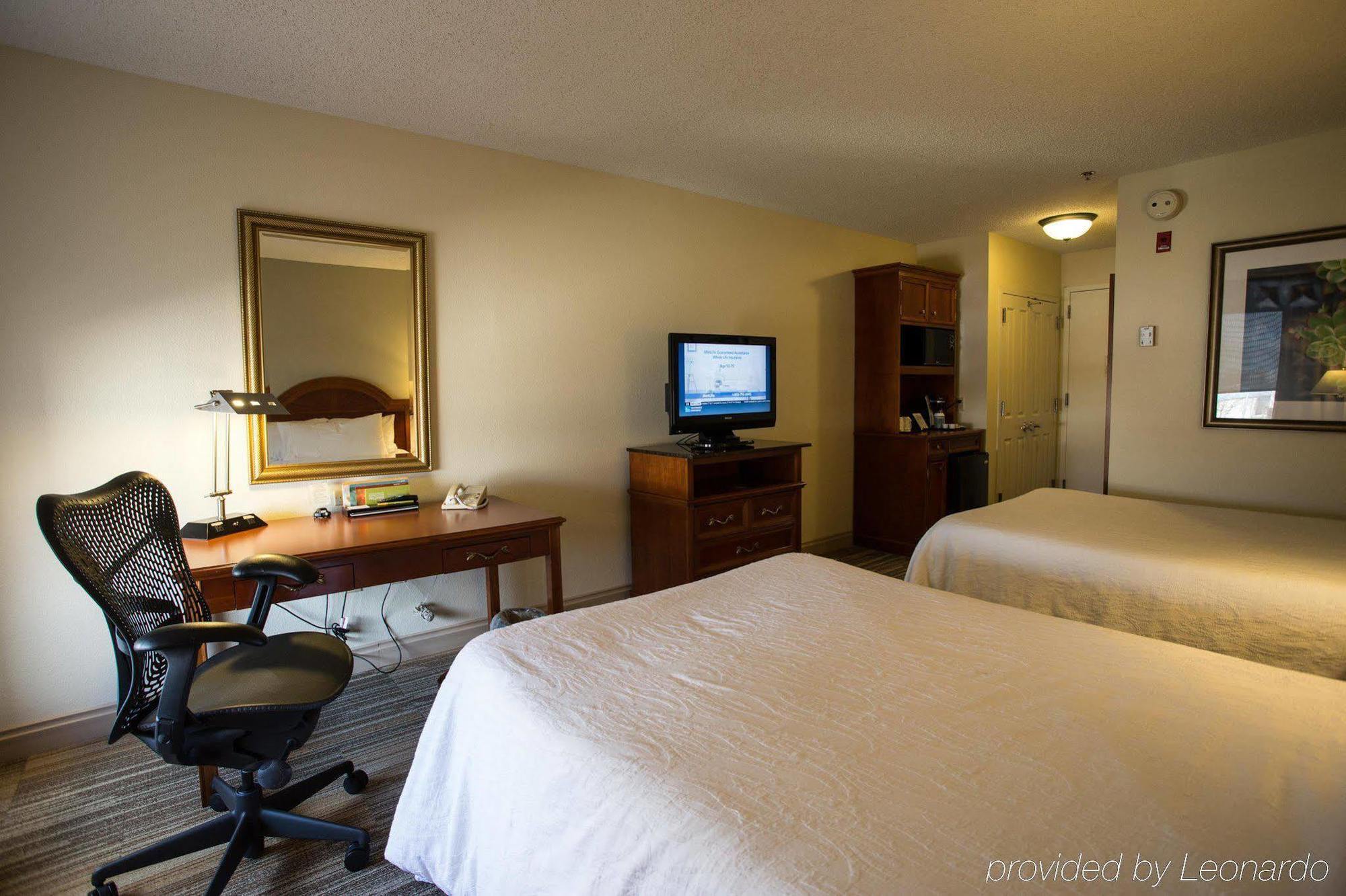 Hilton Garden Rogers 4*