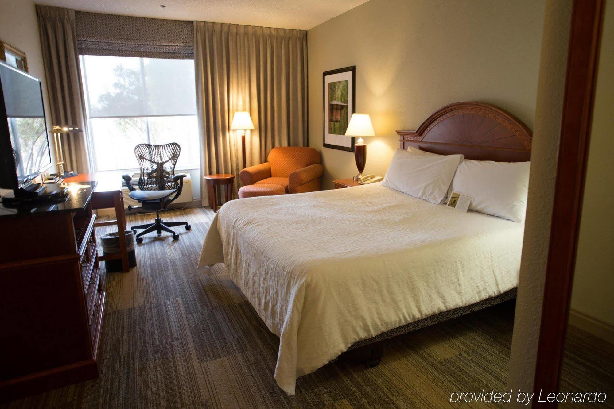 Hilton Garden Rogers Hotel